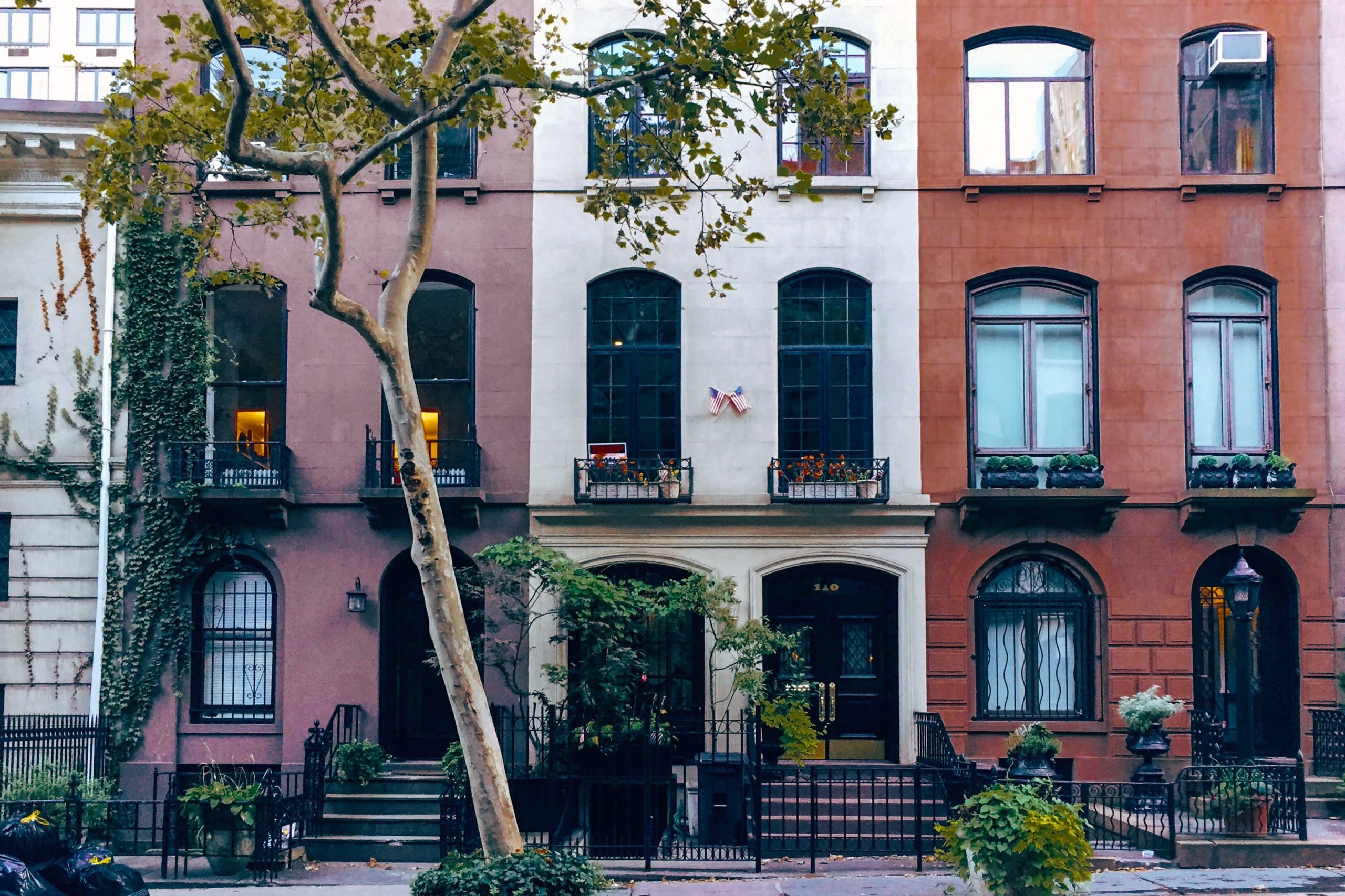brownstones-on-a-quaint-street-in-manhattan-2024-12-05-16-05-06-utc